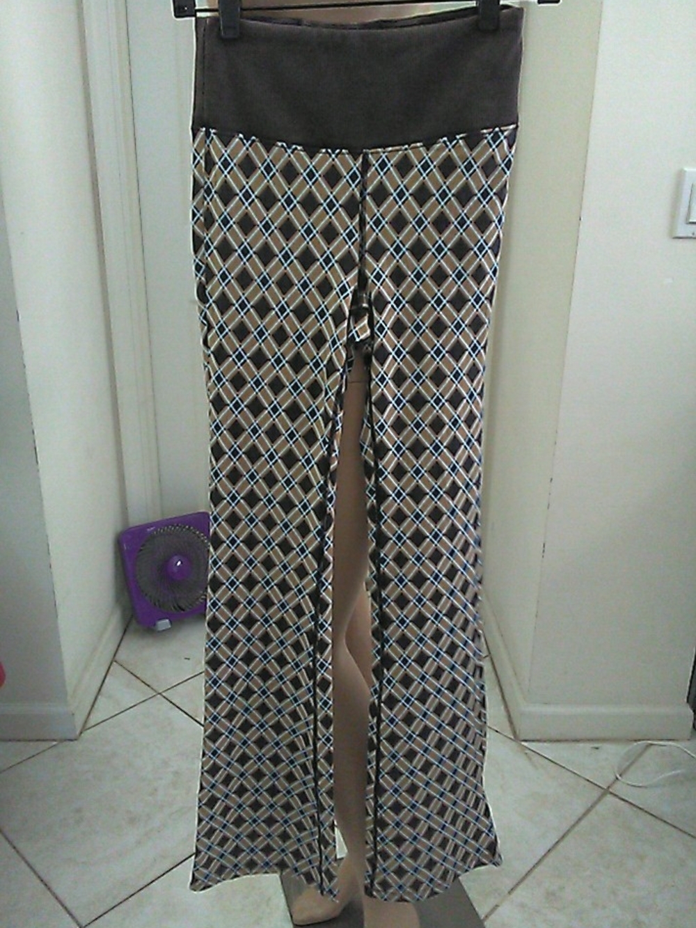 Lk. New FREE PEOPLE Women’s Plaid FLARE Leg LEGGINGS Brown SZ. SM
